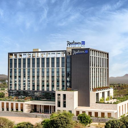 Radisson Blu Hotel & Spa, Nashik Dış mekan fotoğraf