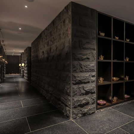 Radisson Blu Hotel & Spa, Nashik Dış mekan fotoğraf