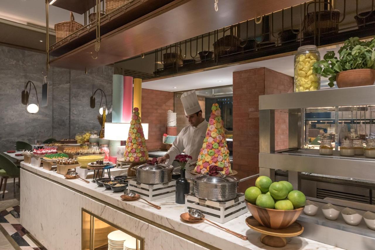 Radisson Blu Hotel & Spa, Nashik Dış mekan fotoğraf