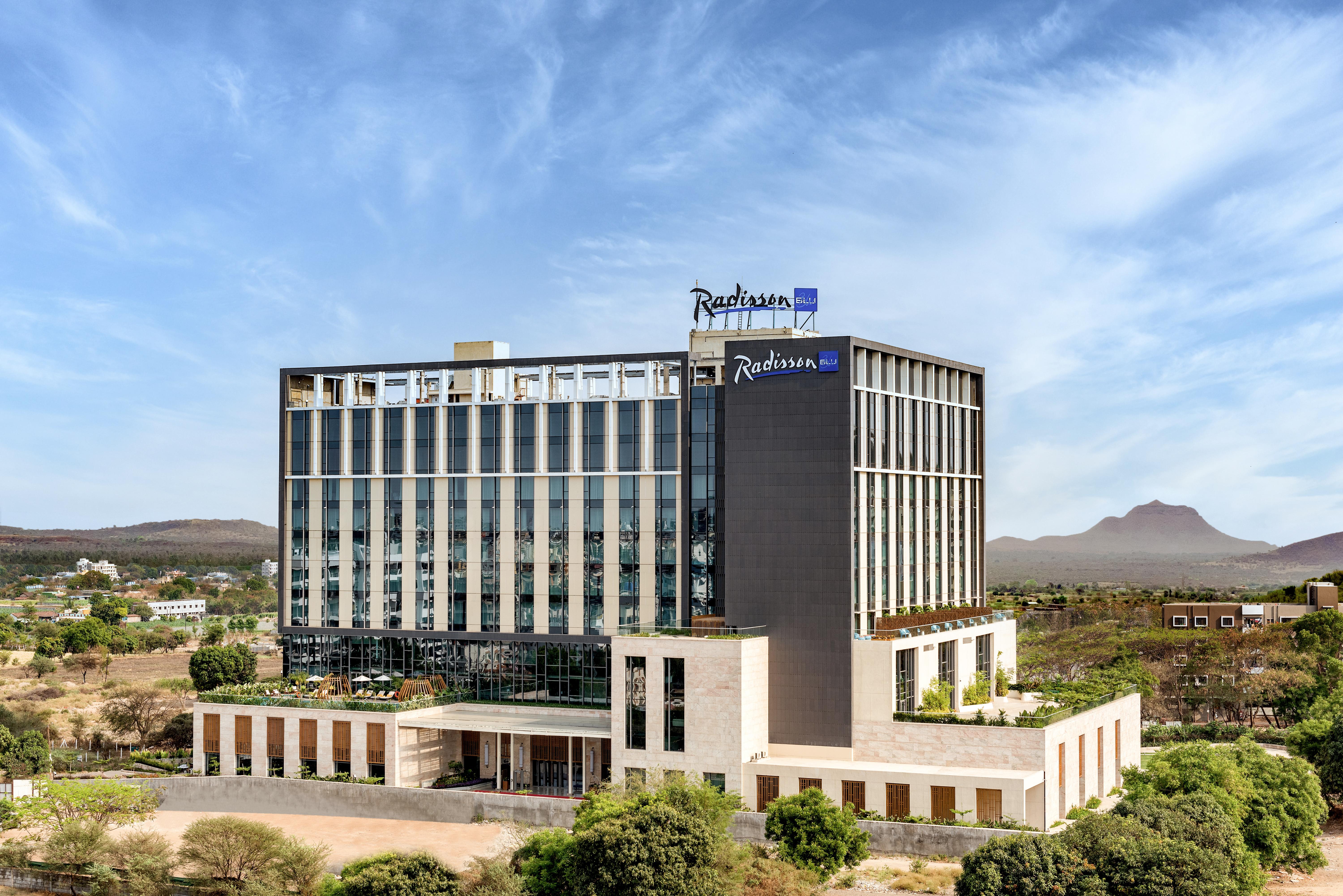 Radisson Blu Hotel & Spa, Nashik Dış mekan fotoğraf