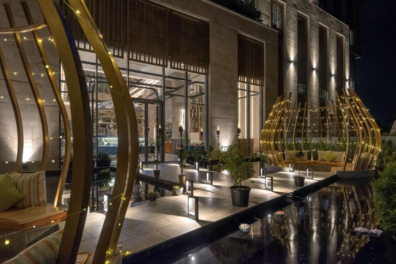 Radisson Blu Hotel & Spa, Nashik Dış mekan fotoğraf