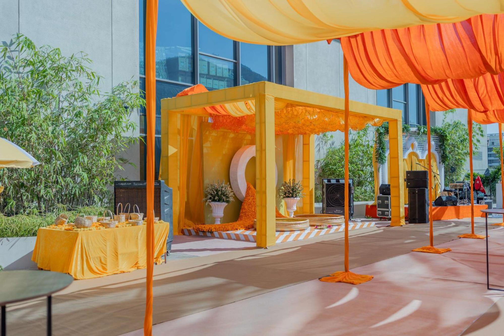 Radisson Blu Hotel & Spa, Nashik Dış mekan fotoğraf