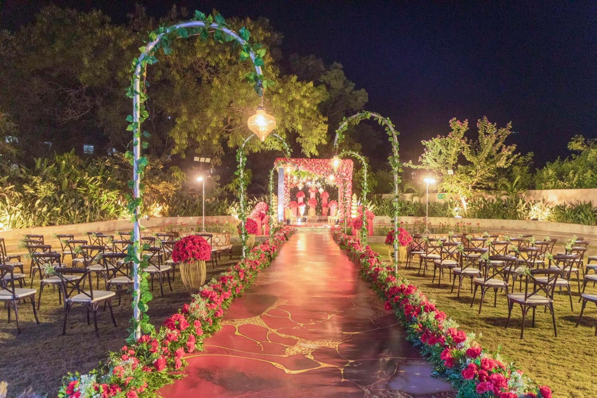 Radisson Blu Hotel & Spa, Nashik Dış mekan fotoğraf
