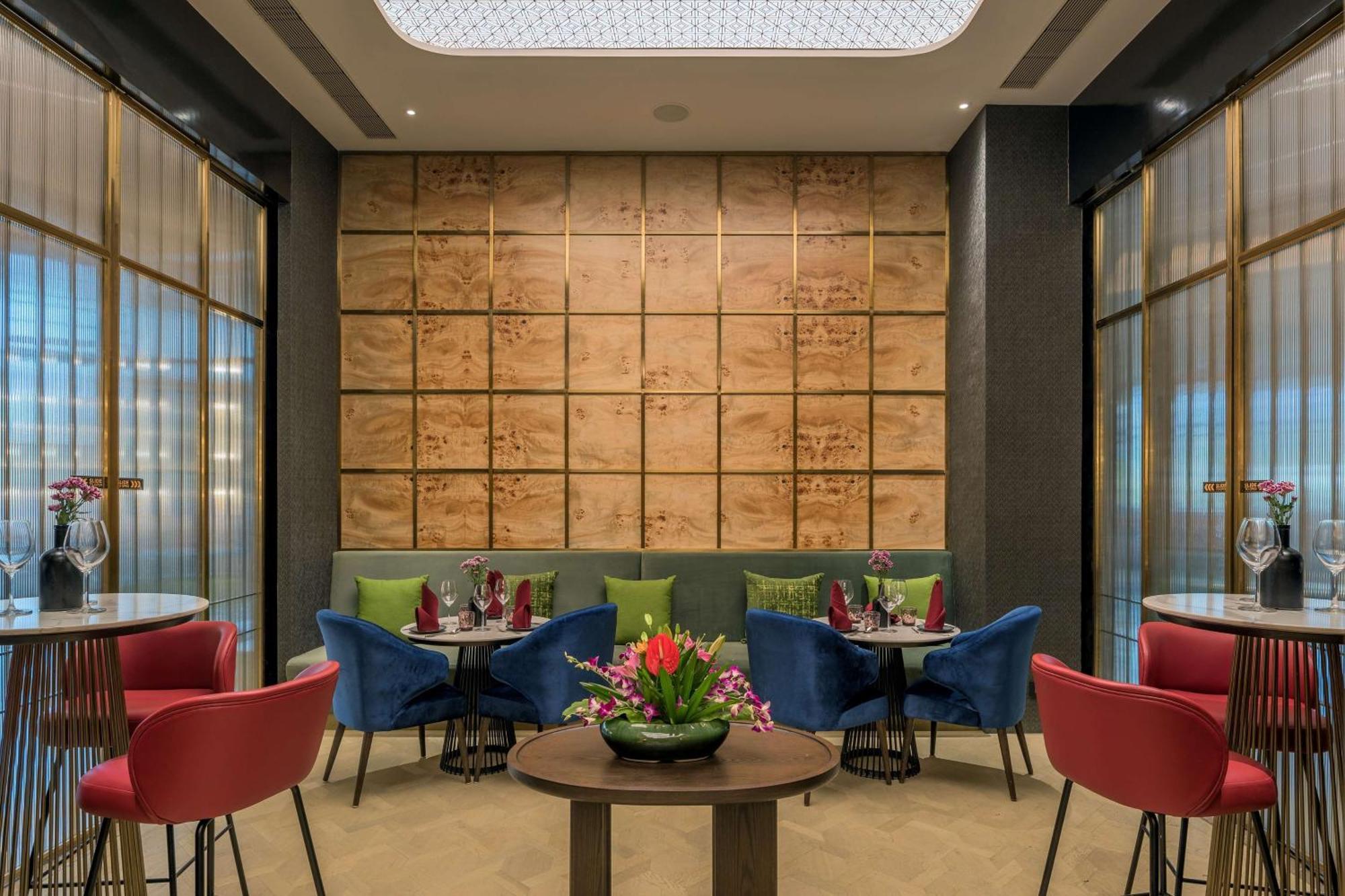 Radisson Blu Hotel & Spa, Nashik Dış mekan fotoğraf