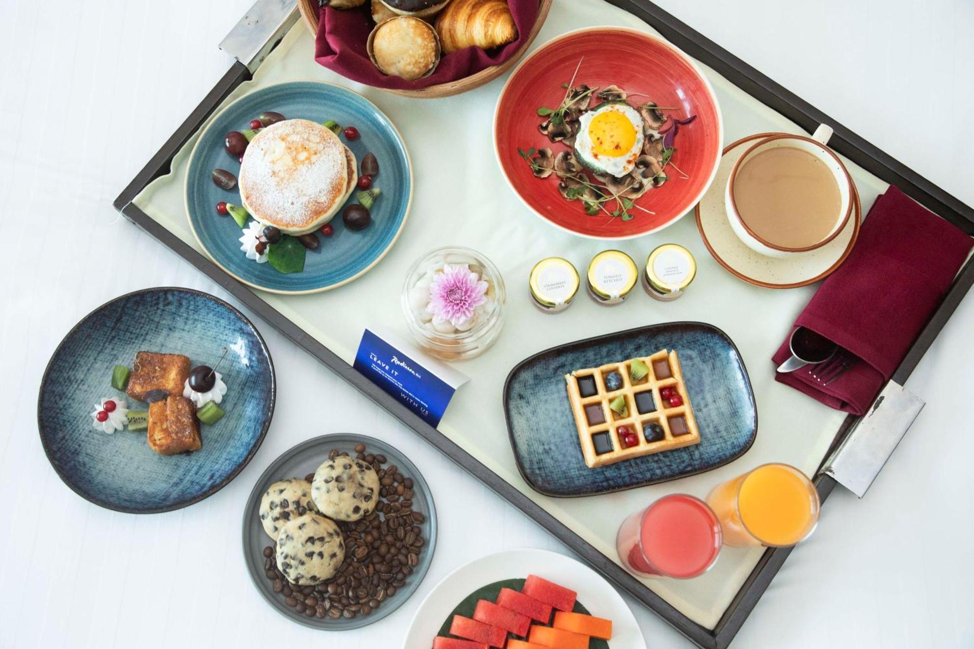 Radisson Blu Hotel & Spa, Nashik Dış mekan fotoğraf