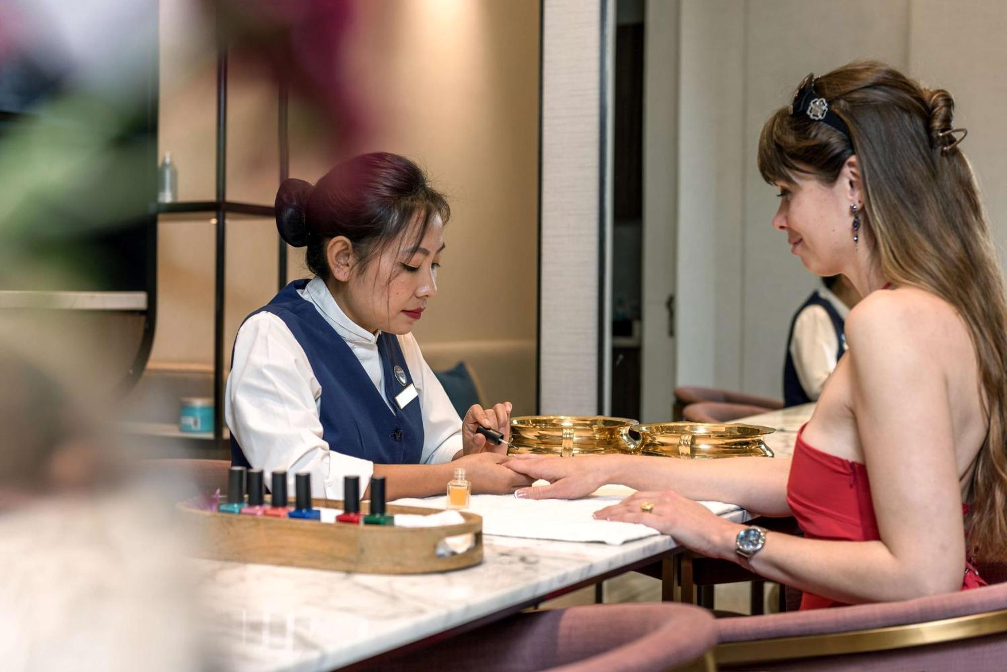 Radisson Blu Hotel & Spa, Nashik Dış mekan fotoğraf