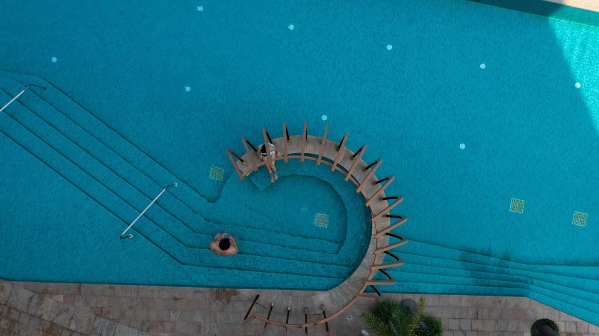 Radisson Blu Hotel & Spa, Nashik Dış mekan fotoğraf