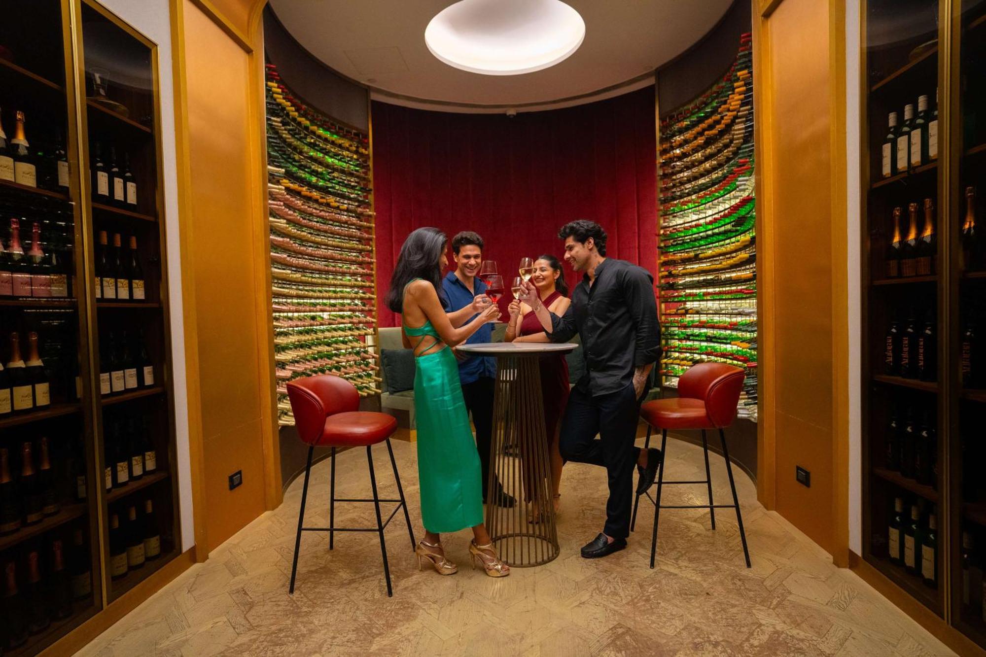 Radisson Blu Hotel & Spa, Nashik Dış mekan fotoğraf